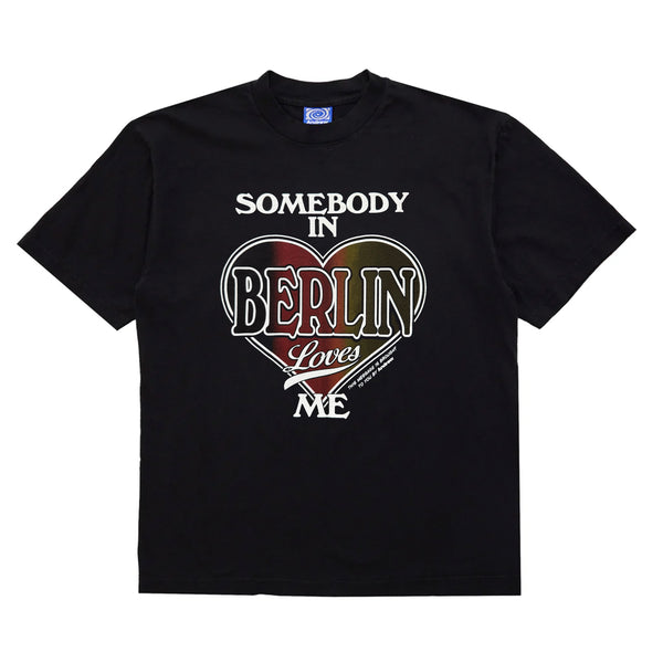 Somebody in Berlin Tee - Black